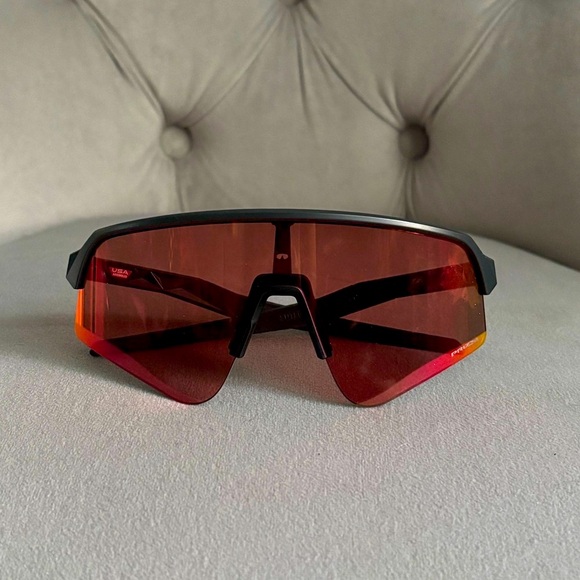 Oakley Matte Carbon Sunglasses with Prizm Torch Lens - Picture 1 of 6